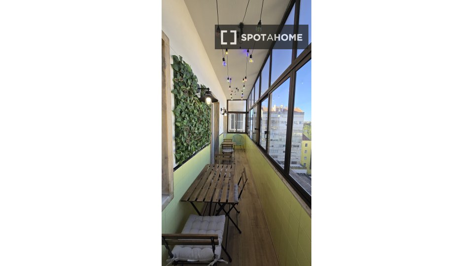 Double room Lisbon, 5 beds, 130m² — photo 17