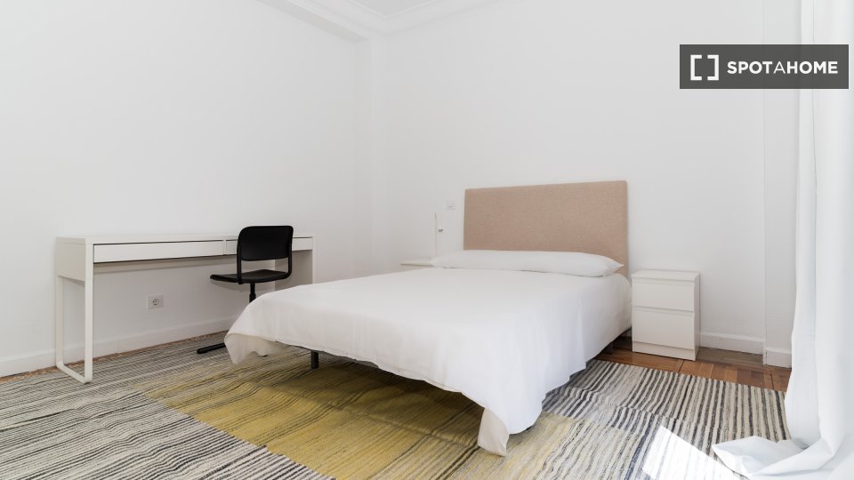 Double room Madrid, 10 beds, 380m² — photo 19