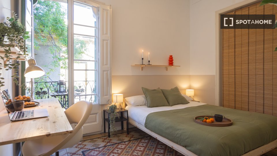 Double room Barcelona, 5 beds, 120m² — photo 5