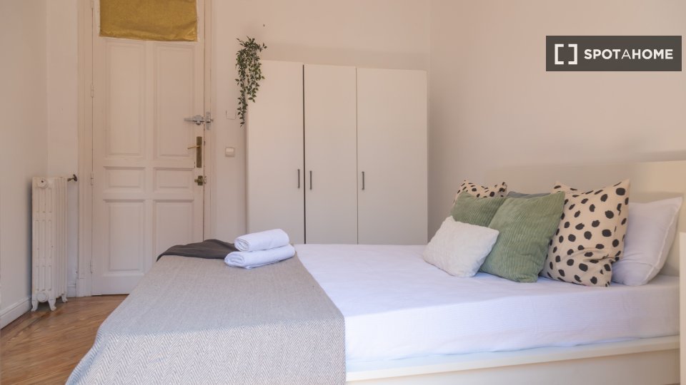 Double room Madrid, 7 beds, 100m² — photo 34