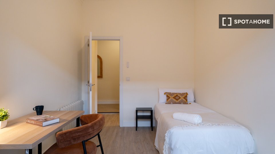 Double room Madrid, 9 beds — photo 2