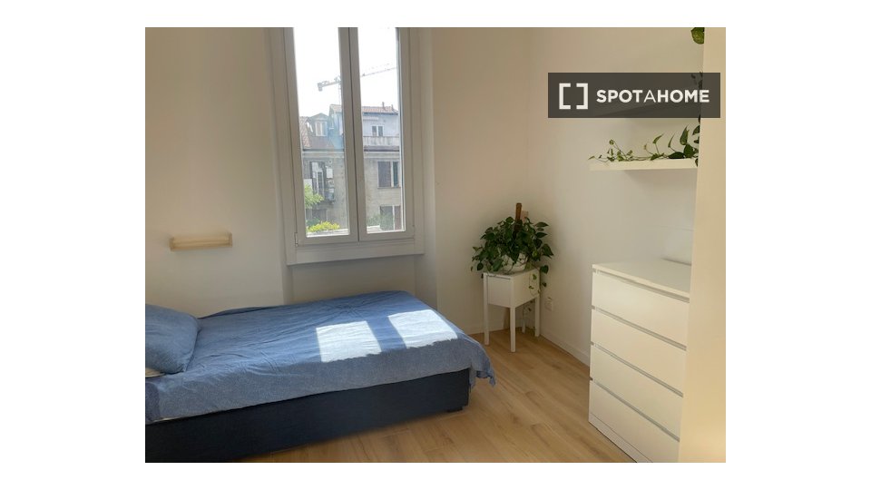 Double room Milan, 2 beds — photo 9