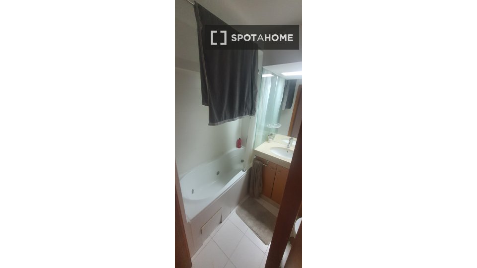 Apartment Lisbon, 2 beds, 130m² — photo 5