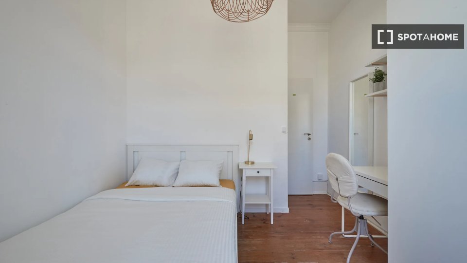 Double room Lisbon, 6 beds — photo 3