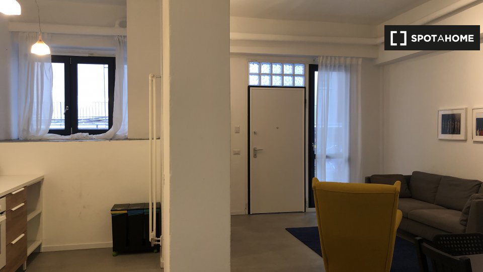 Apartment Milan, 1 bed, 56m² — photo 2