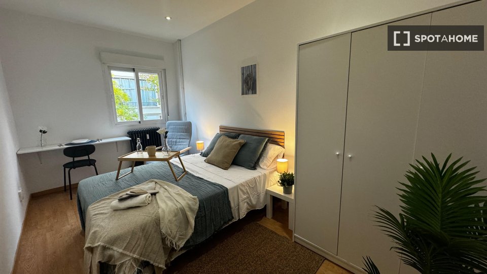 Double room Madrid, 5 beds — photo 27