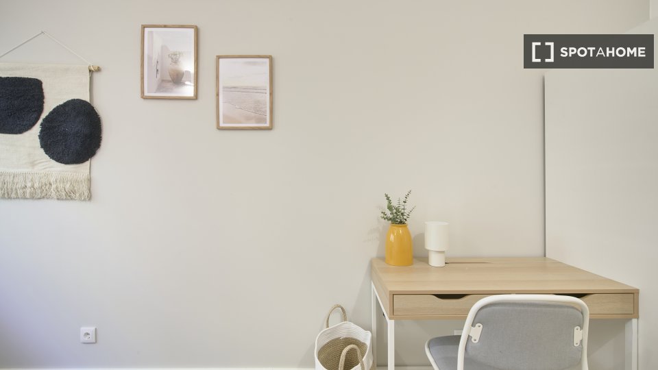 Double room Lisbon, 9 beds — photo 1