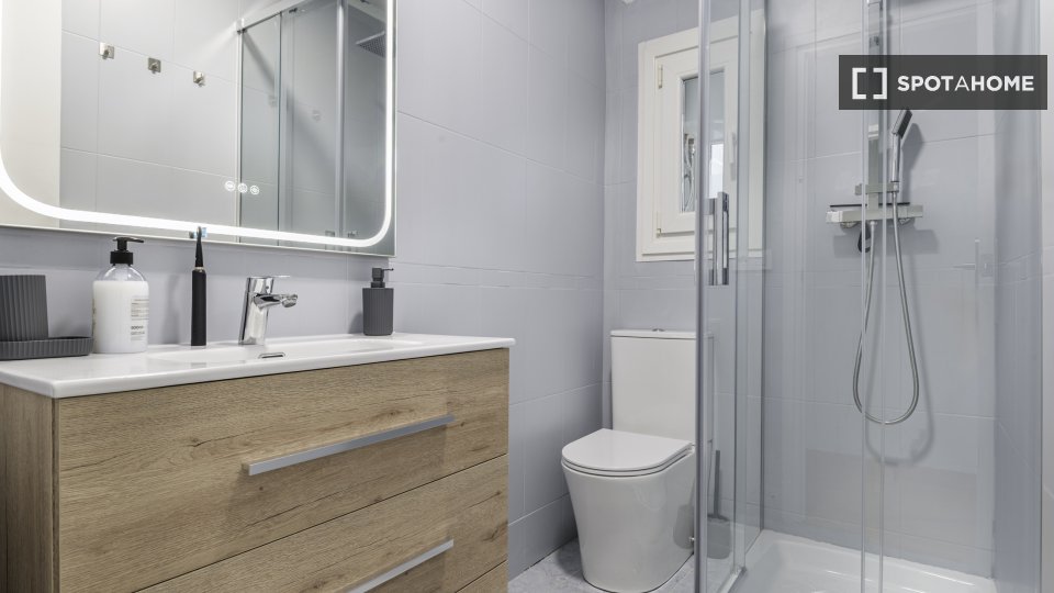 Double room Alicante, 4 beds, 103m² — photo 3