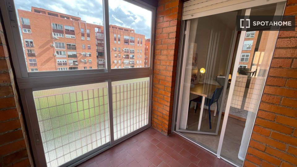 Double room Madrid, 3 beds — photo 13