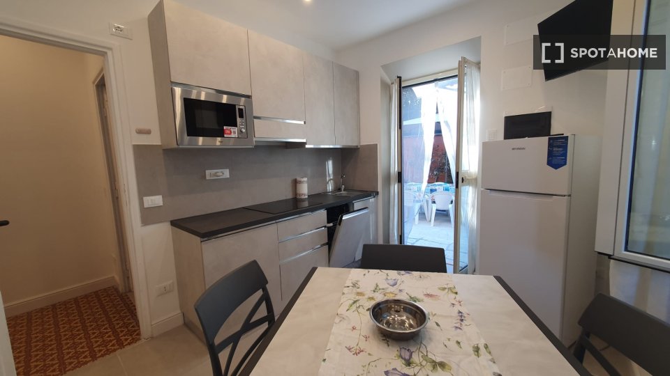 Apartment Rome, 3 beds — photo 18