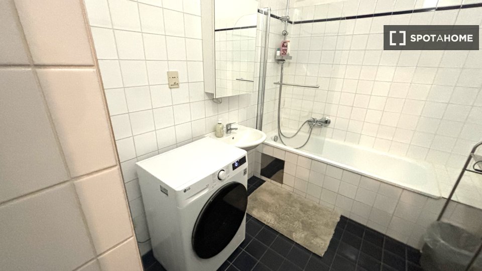 Apartment Vienna, 2 beds — photo 16