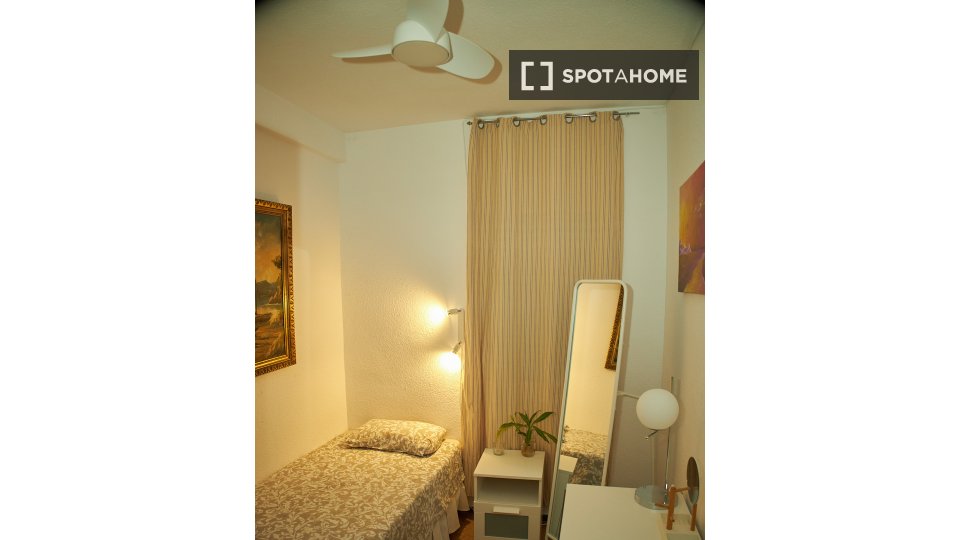 Double room Barcelona, 4 beds — photo 26