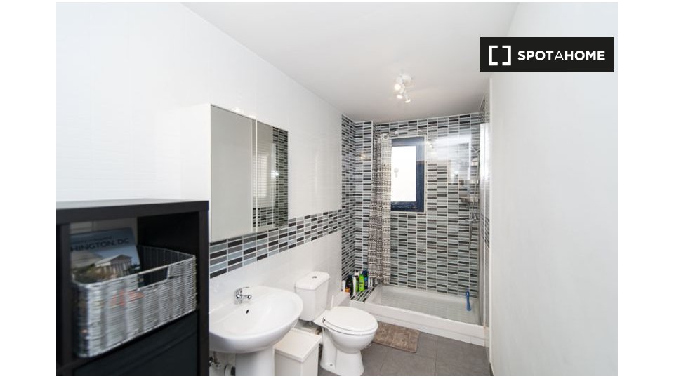 Double room Madrid, 7 beds, 140m² — photo 6