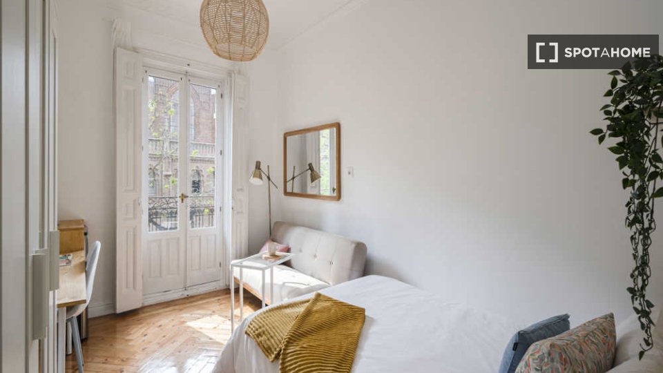 Double room Madrid, 8 beds — photo 20