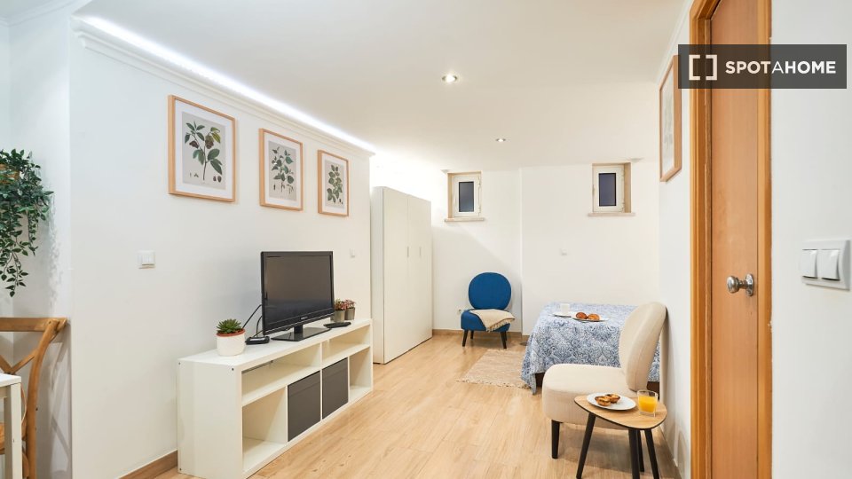 Apartment mono Lisbon — photo 11