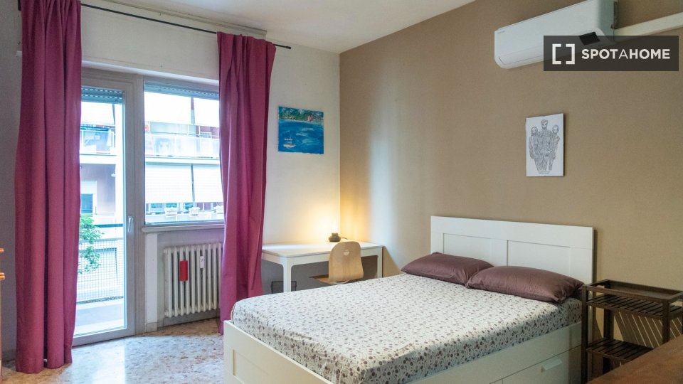 Double room Rome, 3 beds — photo 6