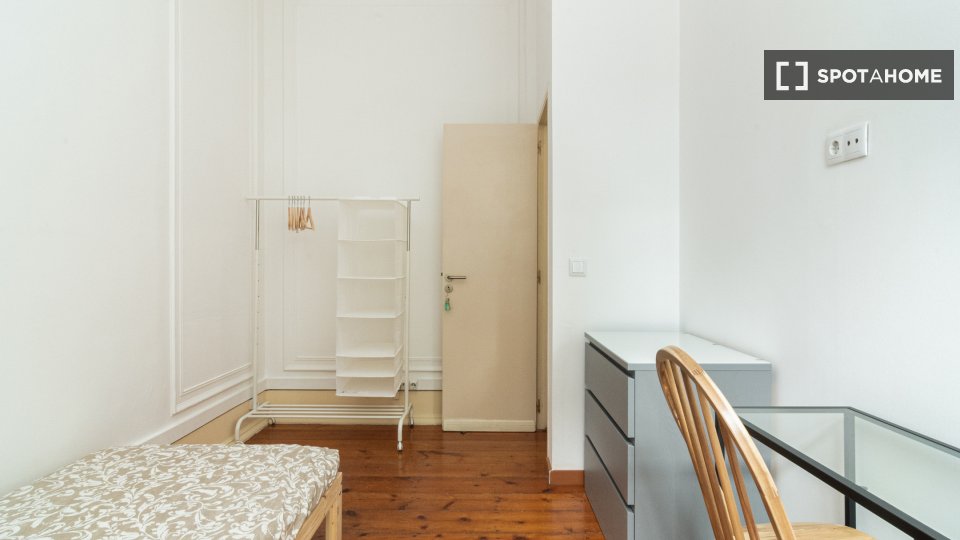 Double room Lisbon, 11 beds — photo 1