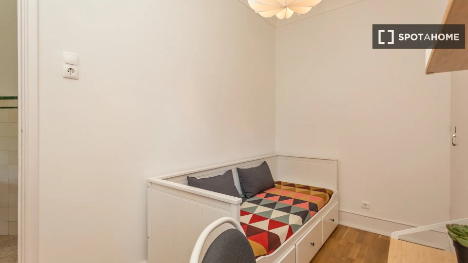 Double room Lisbon, 6 beds — photo 2