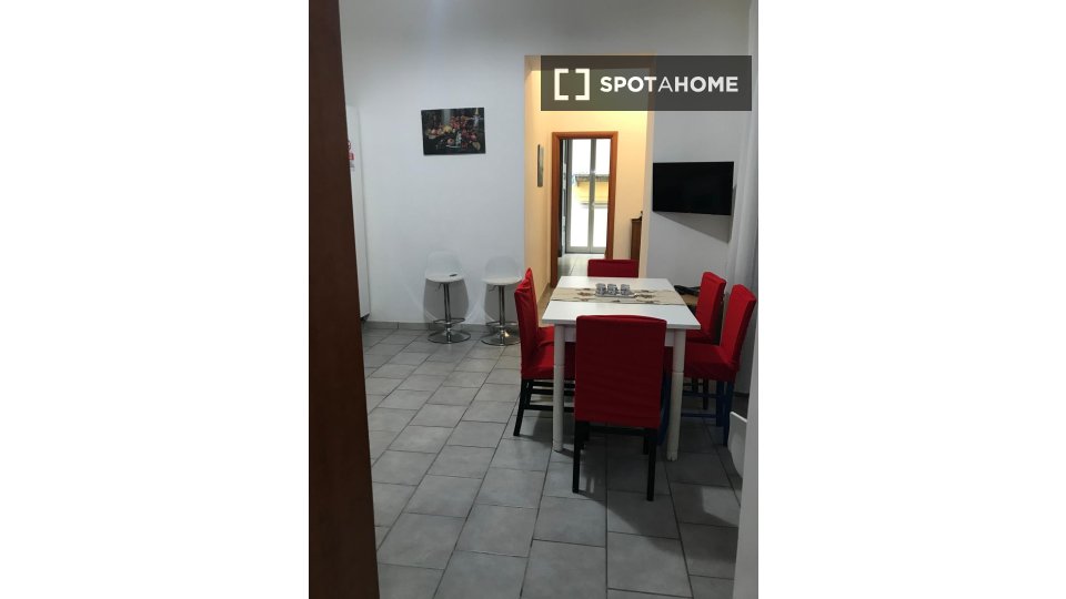 Double room Naples, 2 beds — photo 4