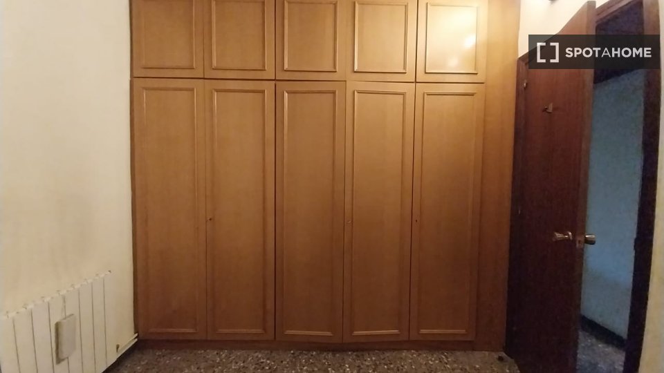 Apartment Barcelona, 4 beds, 85m² — photo 8