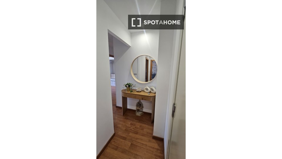 Double room Malaga, 3 beds, 80m² — photo 2