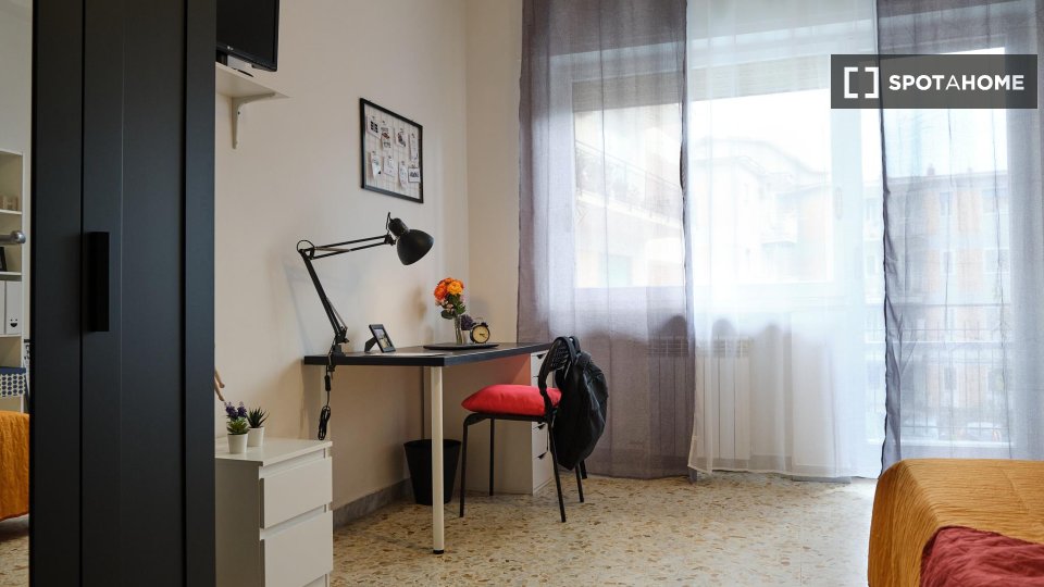 Camera doppia Napoli, 4 camere — foto 9