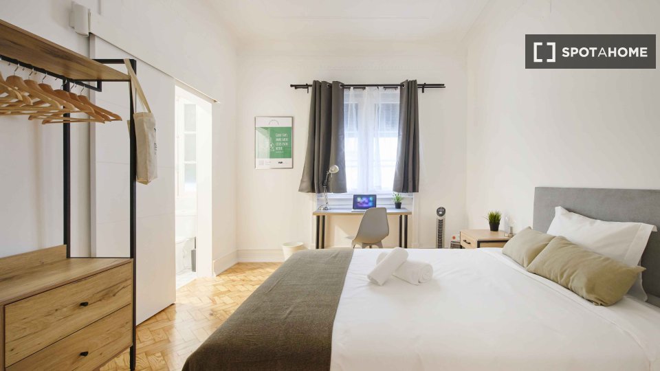Double room Lisbon, 7 beds — photo 33