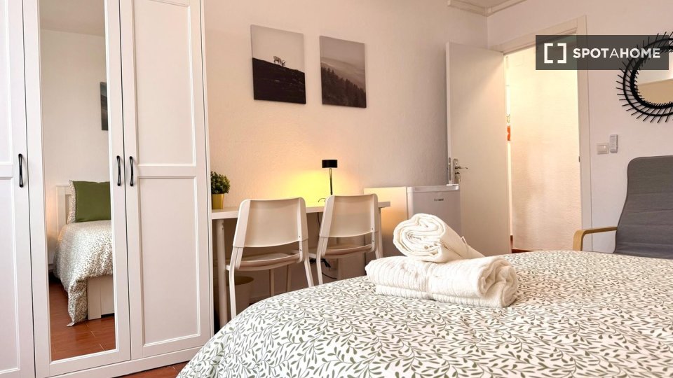 Double room Madrid, 4 beds — photo 6
