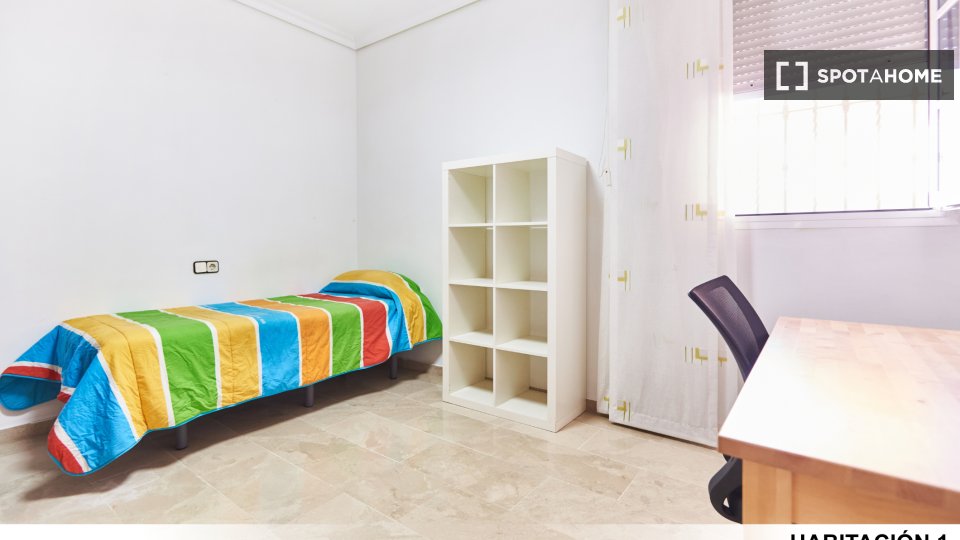 Double room Seville, 4 beds — photo 86