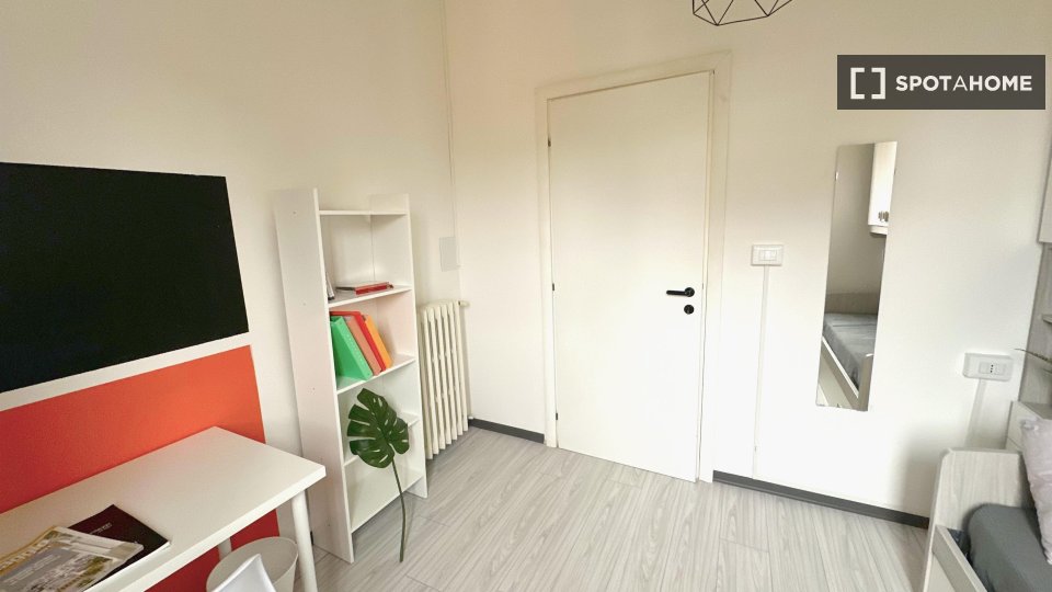 Double room Bologna, 3 beds — photo 13