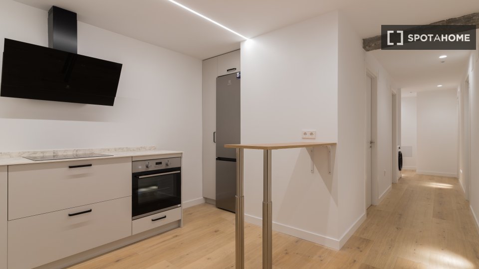 Double room Madrid, 6 beds — photo 2
