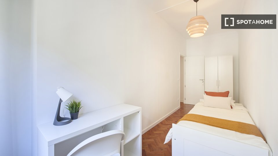 Double room Lisbon, 8 beds — photo 17
