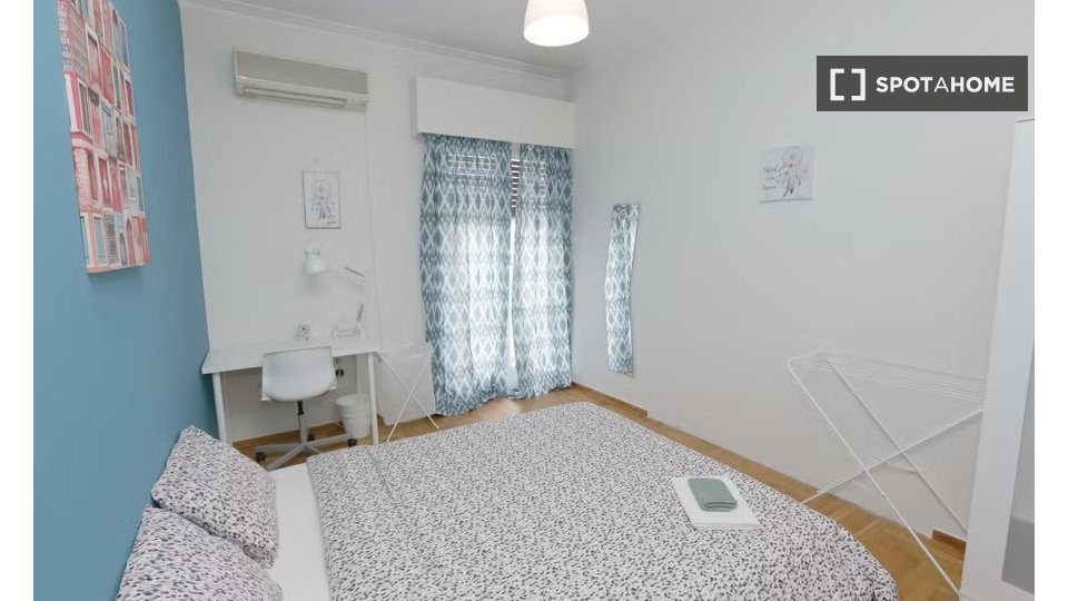 Double room Athens, 3 beds — photo 2