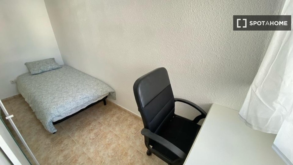 Double room Madrid, 4 beds — photo 15