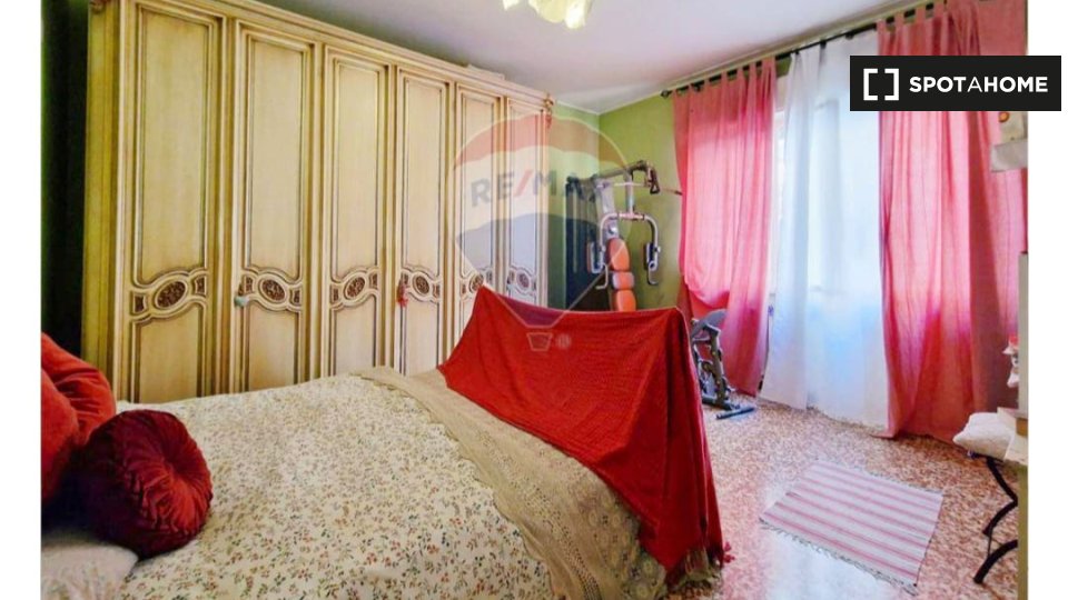 Double room Genoa, 3 beds — photo 4