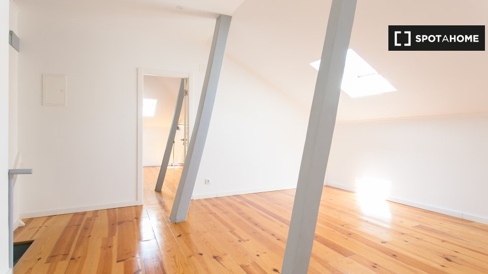 Apartment Lisbon, 7 beds — photo 17