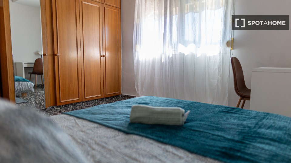 Double room Valencia, 4 beds, 140m² — photo 14