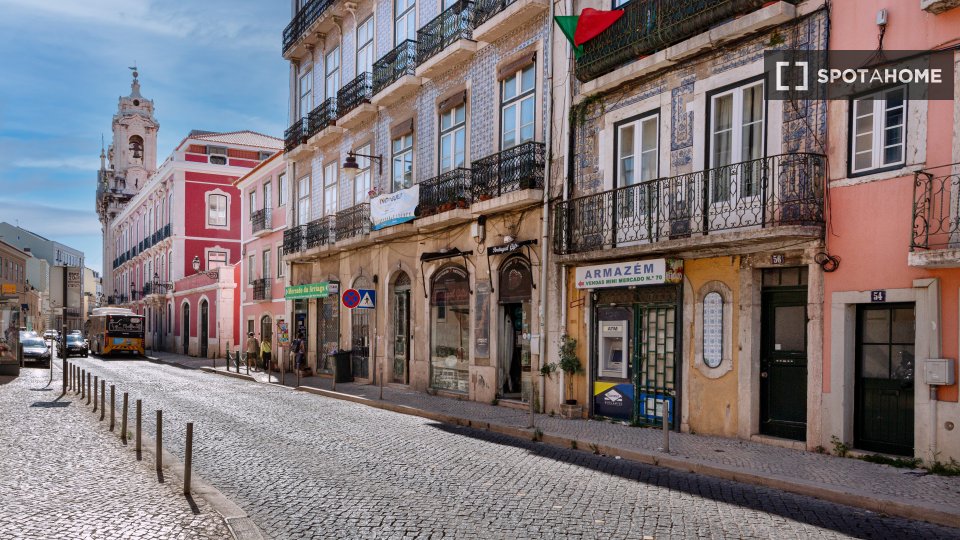 Apartment Lisbon, 2 beds — photo 17