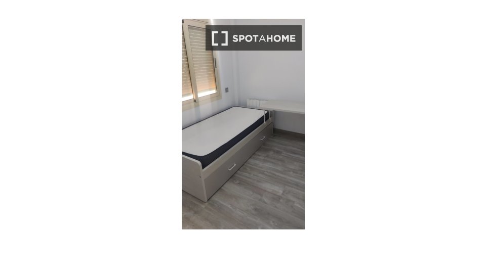Double room Barcelona, 1 bed — photo 4