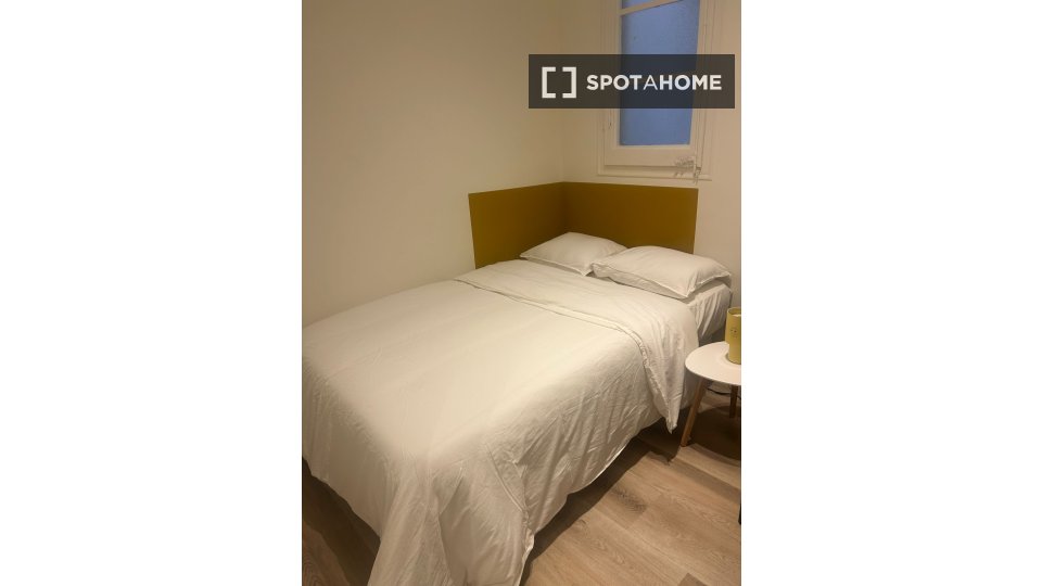 Double room Barcelona, 5 beds, 100m² — photo 1