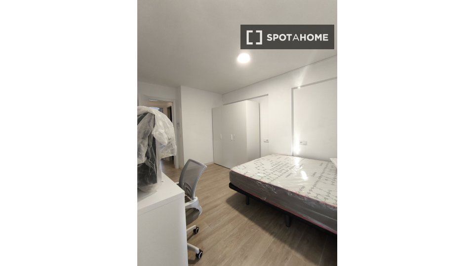 Double room Malaga, 4 beds — photo 9