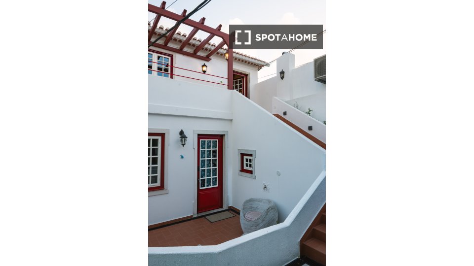 Apartment Lisbon, 2 beds, 85m² — photo 2