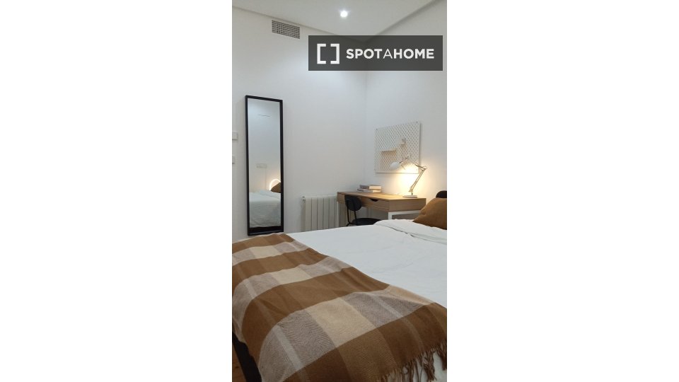 Double room Madrid, 7 beds — photo 17
