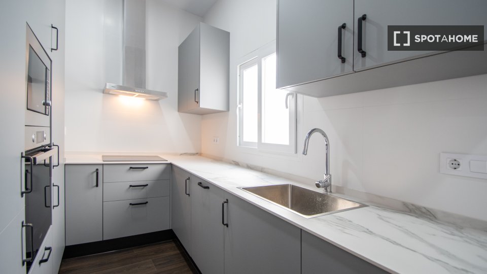 Double room Cadiz, 2 beds, 100m² — photo 14
