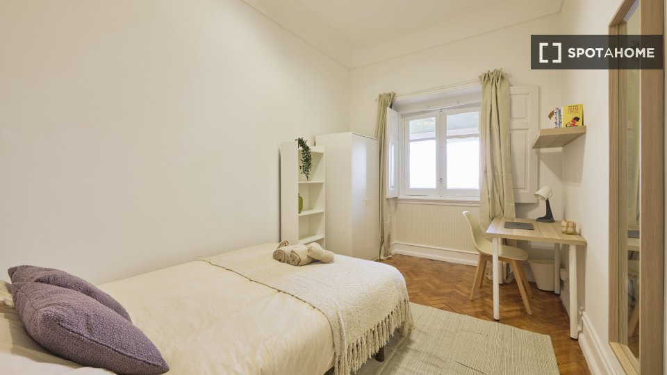 Double room Lisbon, 11 beds — photo 47