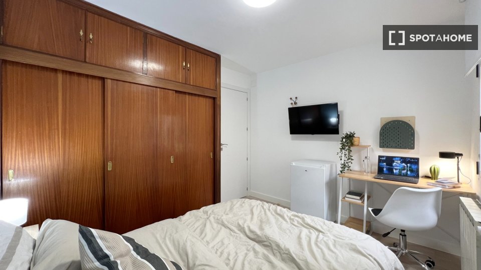 Double room Madrid, 5 beds — photo 28