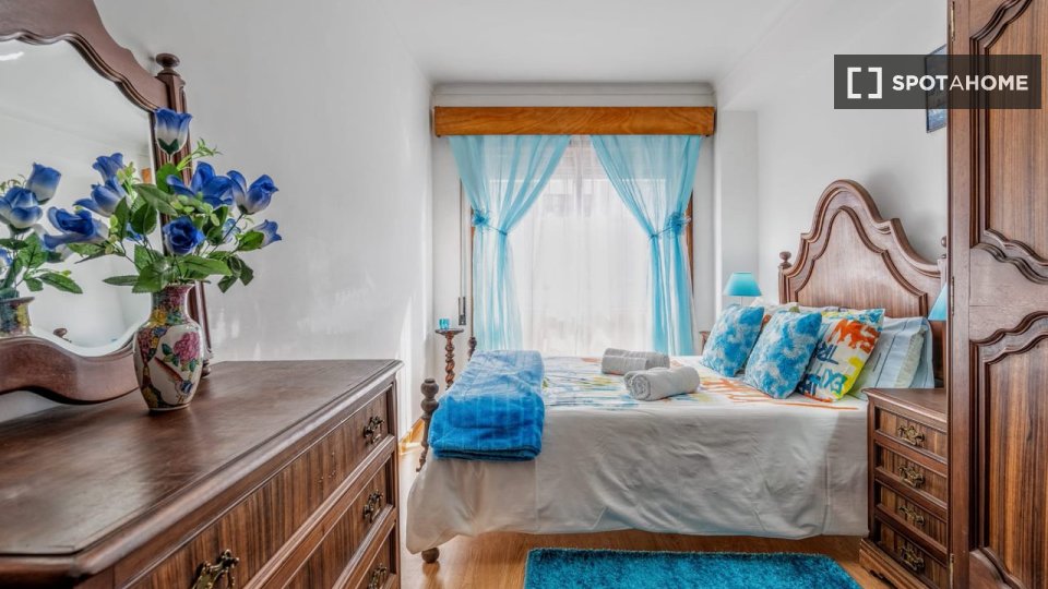 Double room Porto, 2 beds, 20m² — photo 4