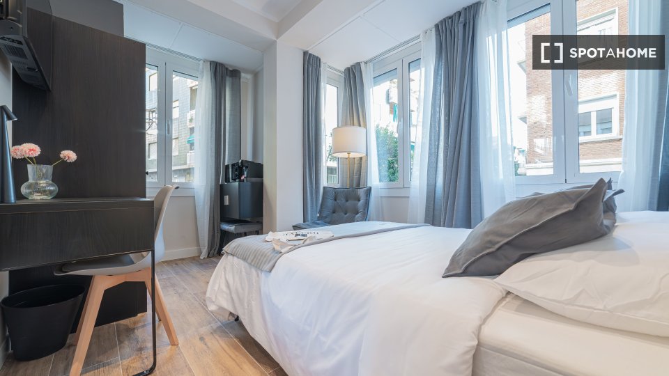 Double room Barcelona, 7 beds, 200m² — photo 13