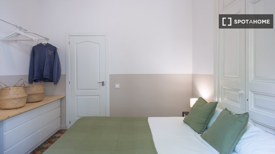 Double room Barcelona, 4 beds, 90m² — photo 15