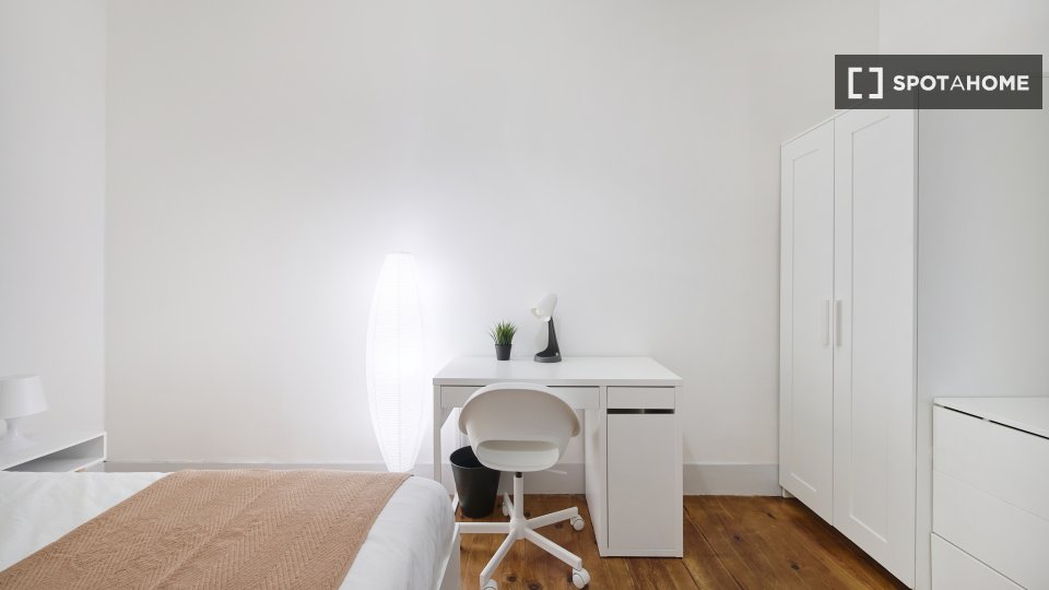 Double room Lisbon, 8 beds — photo 11